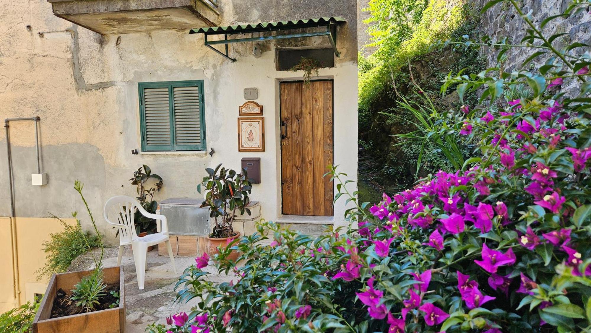 Appartamento Nel Borgo - Casa Del Pellegrino Sulla Via Francigena Aulla Exterior photo